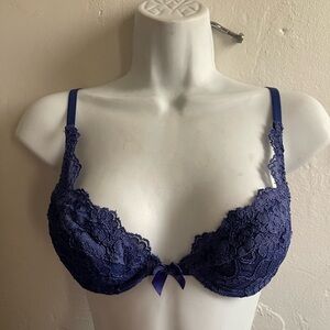Vintage Gold label Victoria’s Secret 32 A